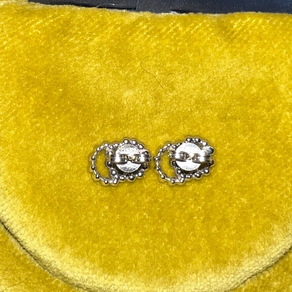 Gucci GG Running Diamond Stud Earrings - Picture 6 of 11